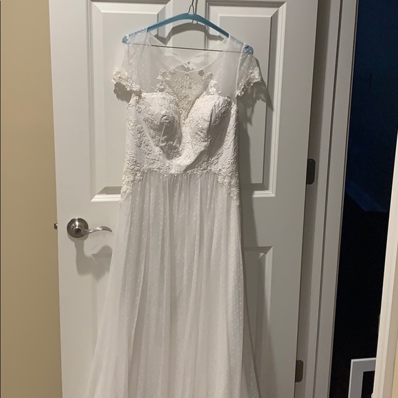 Galina Cap Sleeve Sheath Lace Wedding Dress Sz 10